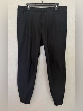 Lululemon Belted Joggers in Black size 36